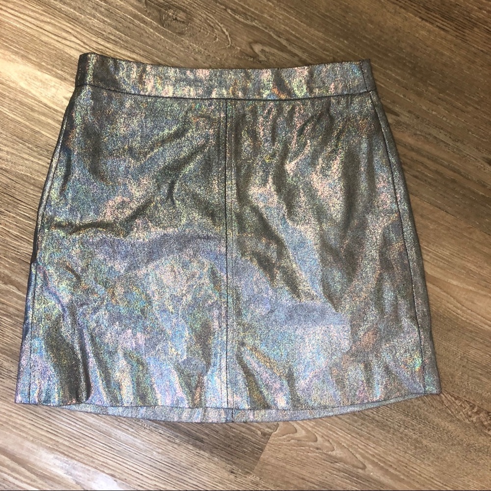 LF metallic skirt